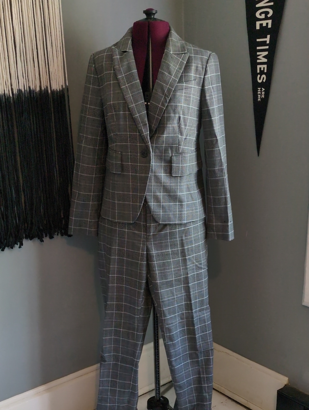 Banana Republic Gray Windowpane Blazer and Trouser Set Size 6